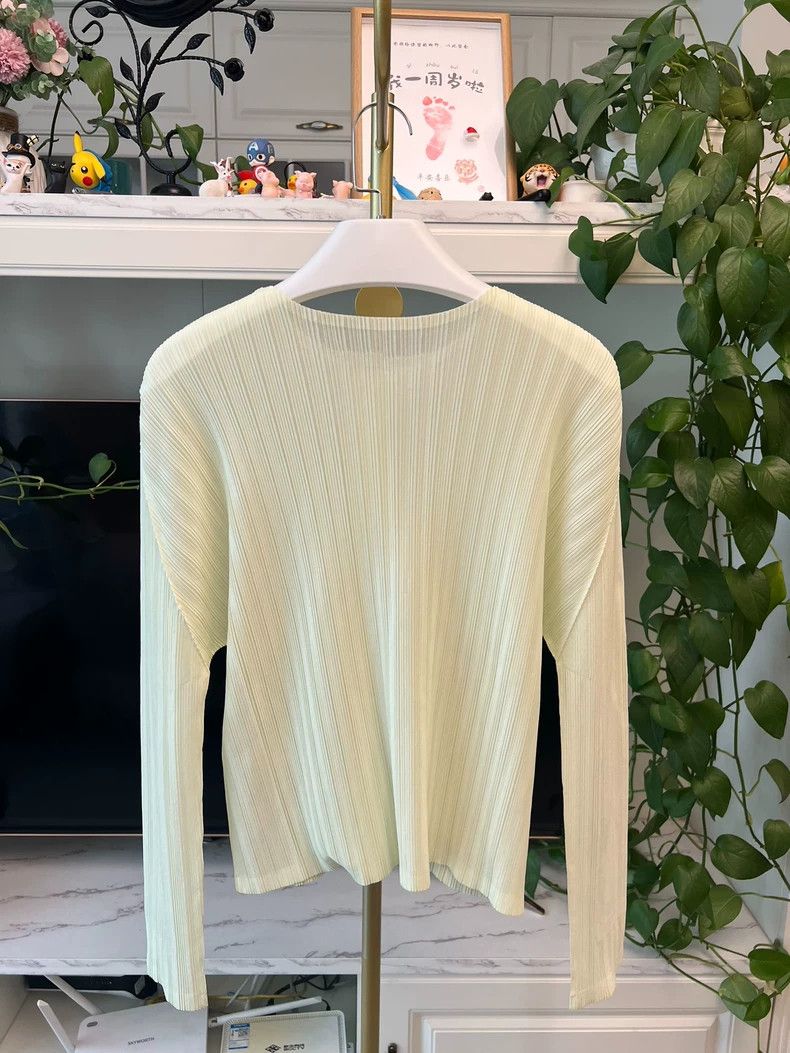 Issey Miyake Light Yellow Green Pleated Cardigan Sweater Size L / US 10 / IT 46 - 5 Thumbnail