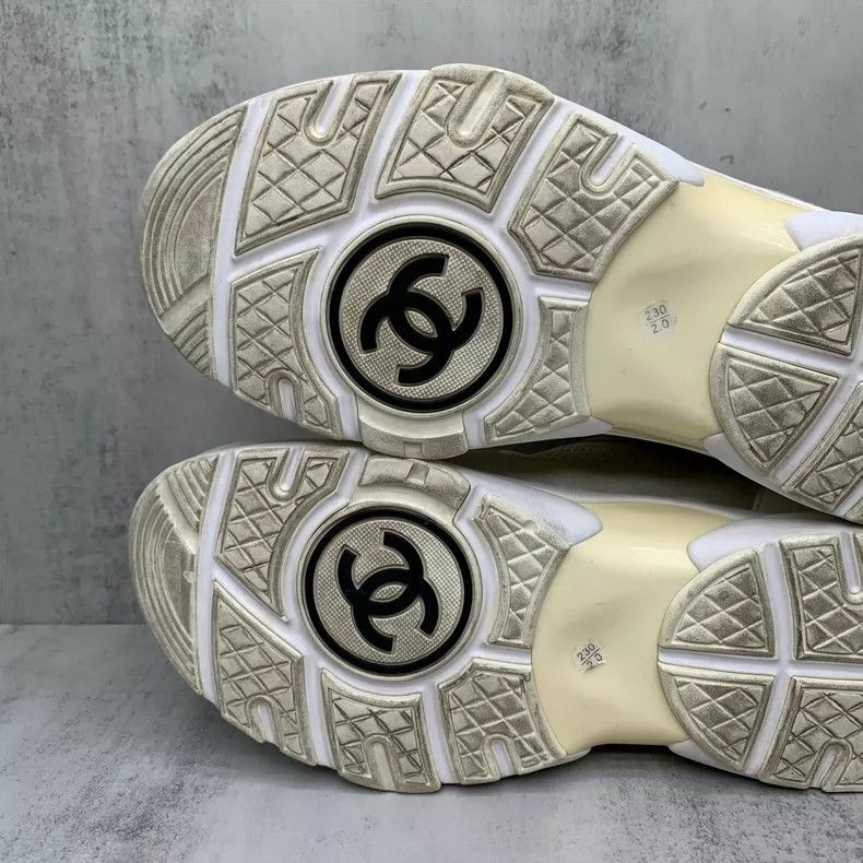 Chanel Chanel Beige Sneakers Size 36 Size US 6 / IT 36 - 8 Thumbnail