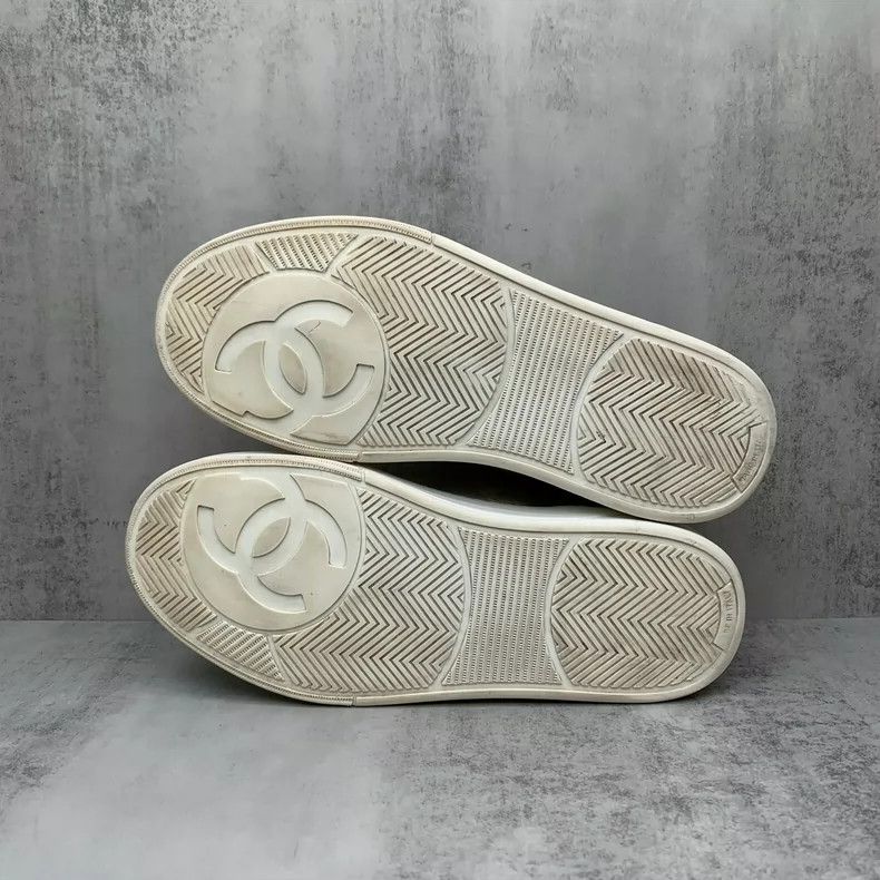 Chanel Chanel Velvet Panel Sneakers in Size 35.5 Size US 6 / IT 36 - 7 Thumbnail