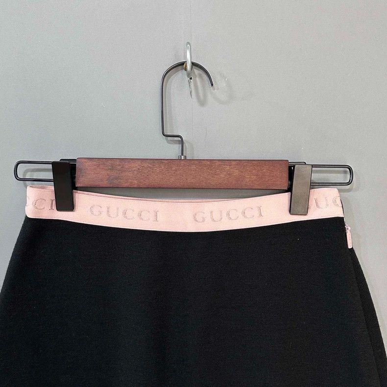 Gucci Black Casual Skirt with Logo from Gucci Size 36" / US 14 / IT 50 - 2 Thumbnail