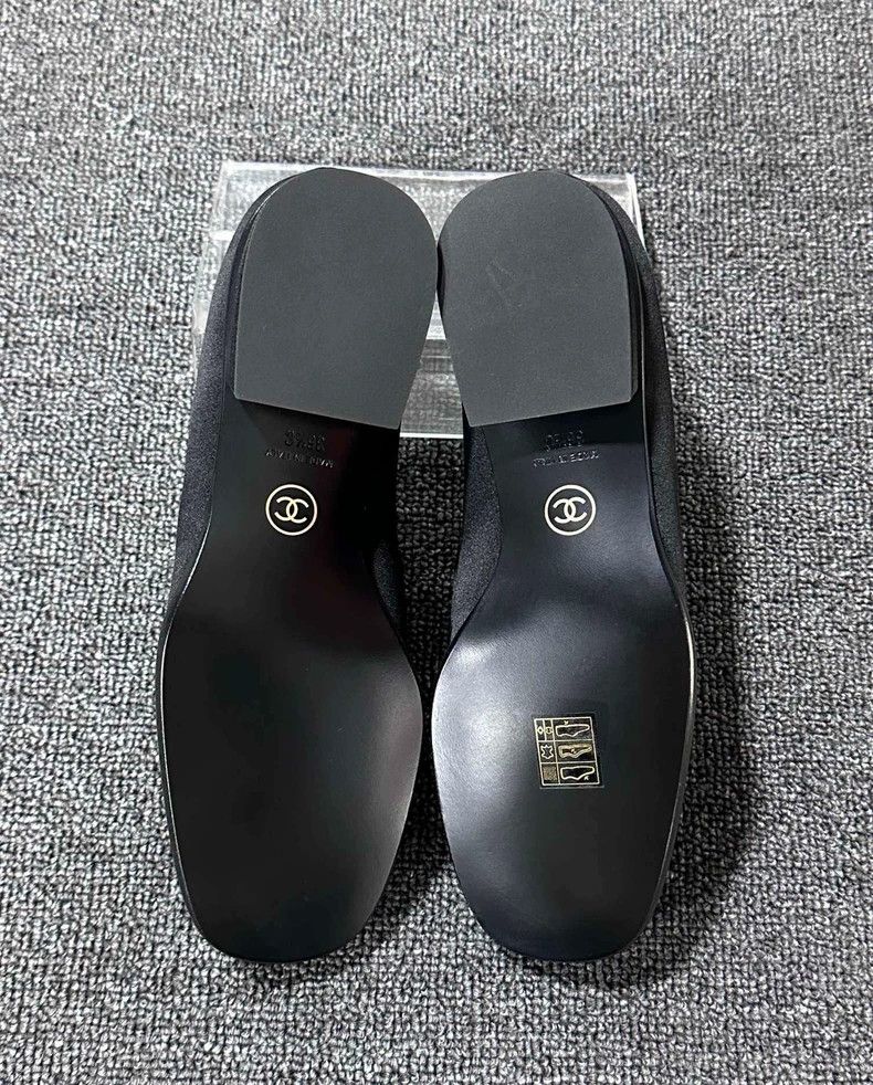 Chanel Chanel Pearl Detail Black Loafers Size US 6 / IT 36 - 6 Thumbnail