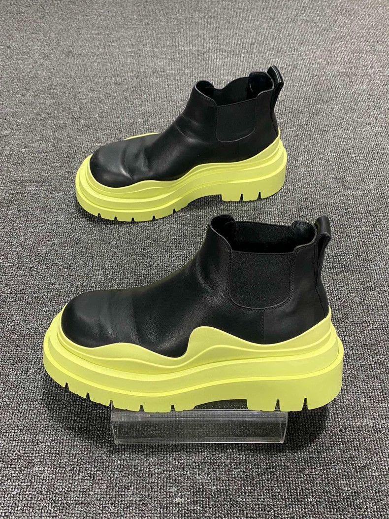 Bottega Veneta Bottega Veneta Black Ankle Boots with Yellow Sole Size US 6 / IT 36 - 2 Thumbnail