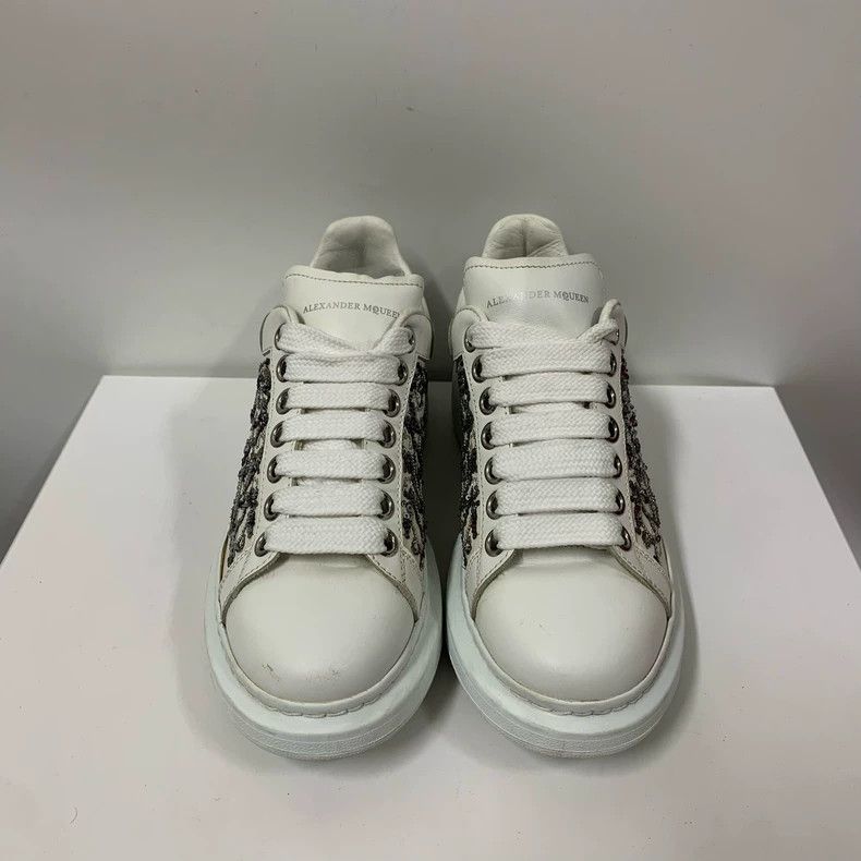 Alexander McQueen Alexander McQueen Embroidered Sneaker Shoes Size US 6 / IT 36 - 2 Thumbnail