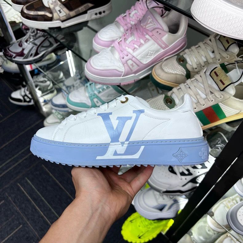 Louis Vuitton LV Time Out Sneakers Blue and White Size US 7 / IT 37 - 2 Thumbnail
