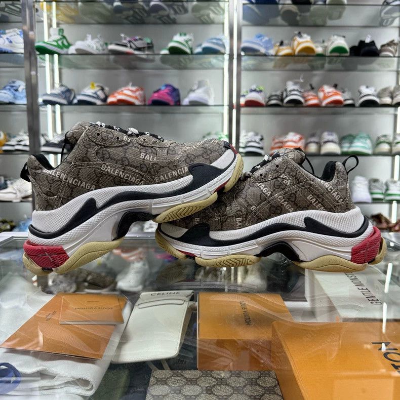 Balenciaga Balenciaga Gucci Triple S Dad Sneakers Size 35 Size US 5 / EU 37 - 5 Thumbnail