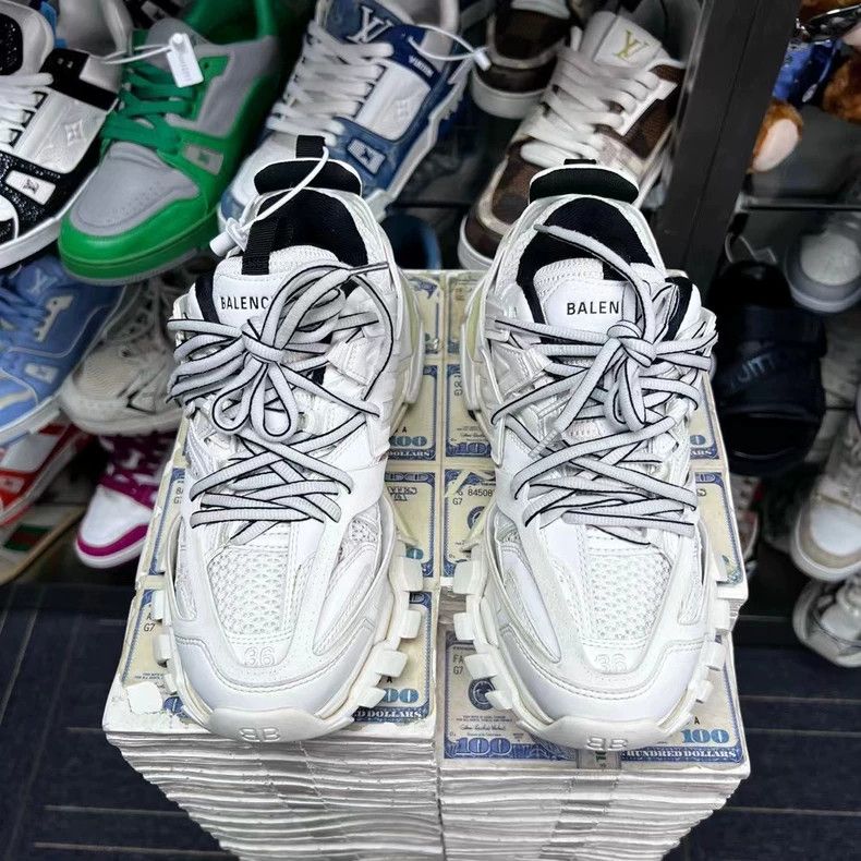 Balenciaga Balenciaga Track Sneakers Size 36 Size US 6 / IT 36 - 6 Thumbnail