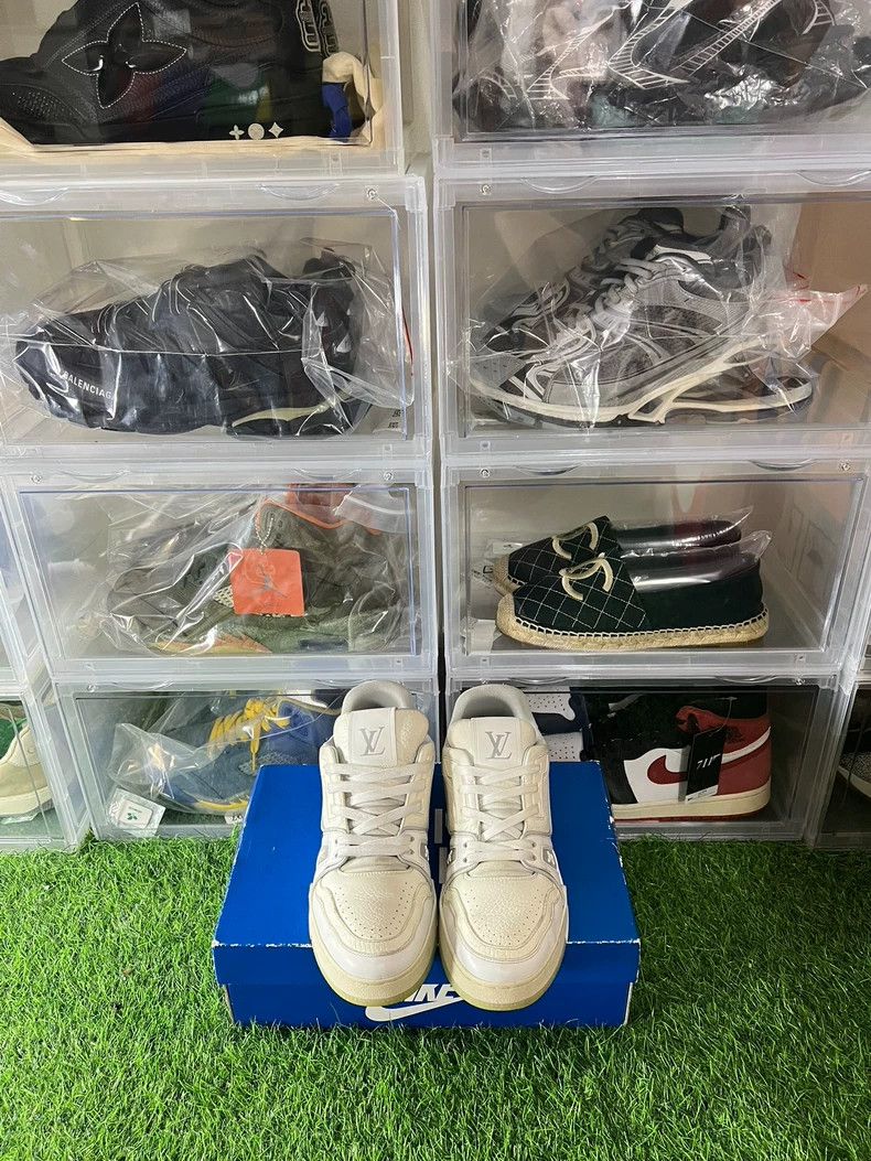 Louis Vuitton Louis Vuitton LV Trainer Sneakers White Cement Size US 8.5 / EU 41-42 - 2 Thumbnail