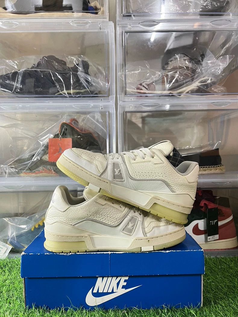 Louis Vuitton Louis Vuitton LV Trainer Sneakers White Cement Size US 8.5 / EU 41-42 - 4 Thumbnail