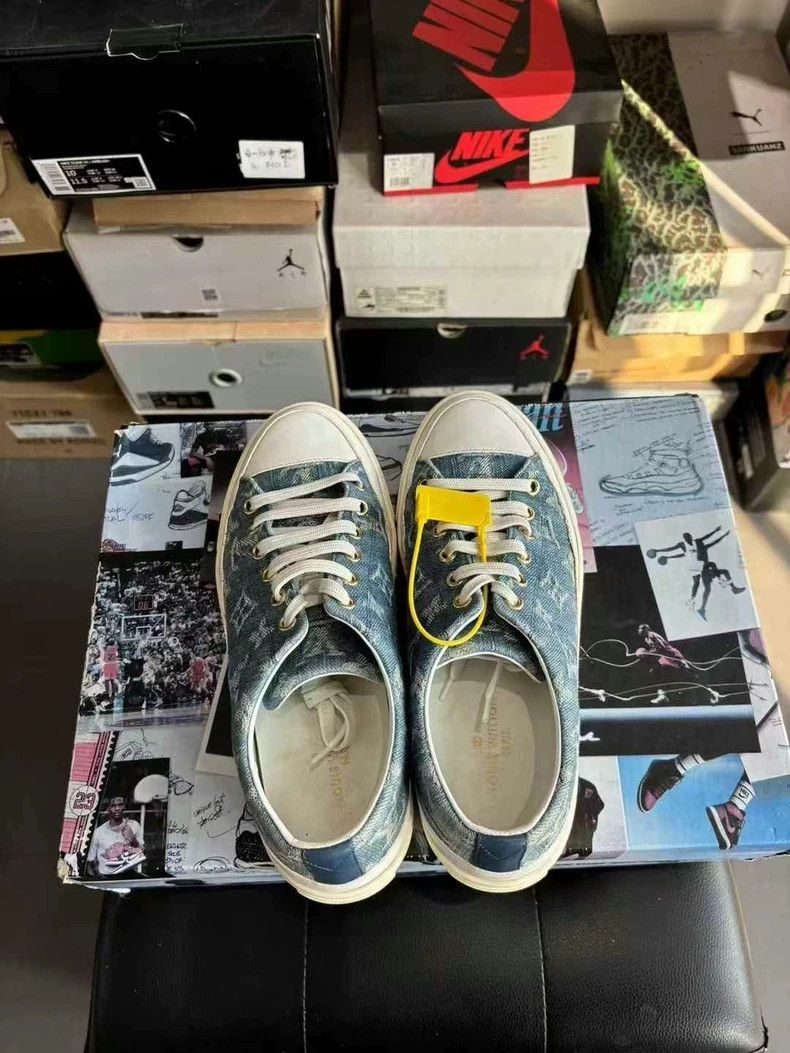 Louis Vuitton Louis Vuitton Stylish Low-top Sneakers for Women Size US 7 / IT 37 - 4 Thumbnail