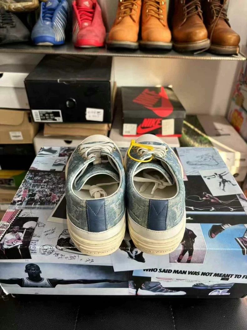 Louis Vuitton Louis Vuitton Stylish Low-top Sneakers for Women Size US 7 / IT 37 - 3 Thumbnail