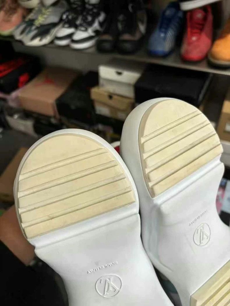 Louis Vuitton Louis Vuitton Archlight Women's Sneakers Size 37.5 Size US 7 / IT 37 - 8 Thumbnail