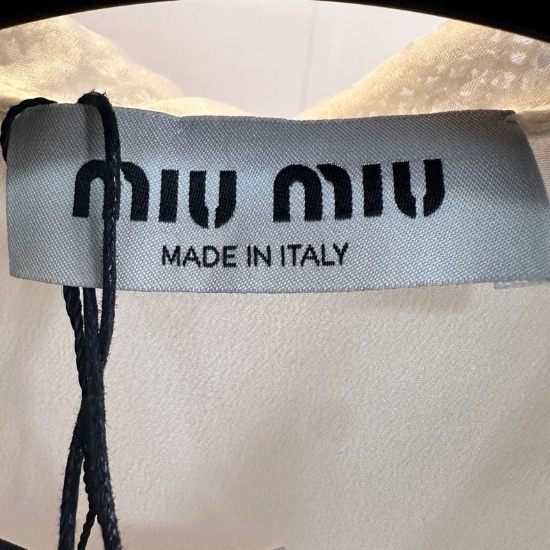 Miu Miu MiuMiu Short Sleeve Silk Blouse with Collar Size M / US 6-8 / IT 42-44 - 3 Thumbnail