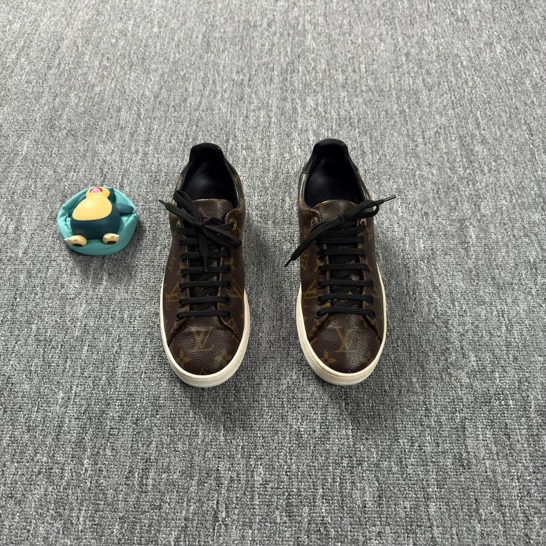 Louis Vuitton LV Monogram Low-Top Sneakers for Women Size US 6 / IT 36 - 2 Thumbnail