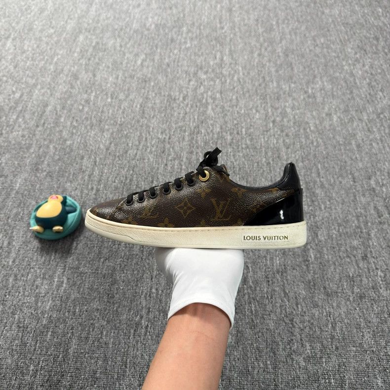 Louis Vuitton LV Monogram Low-Top Sneakers for Women Size US 6 / IT 36 - 8 Thumbnail