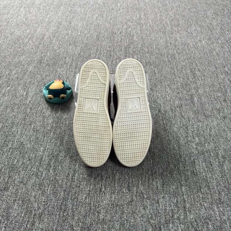 Louis Vuitton LV Monogram Low-Top Sneakers for Women Size US 6 / IT 36 - 4 Thumbnail
