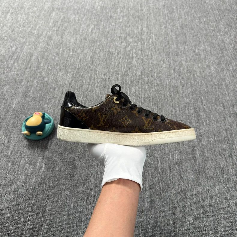 Louis Vuitton LV Monogram Low-Top Sneakers for Women Size US 6 / IT 36 - 7 Thumbnail
