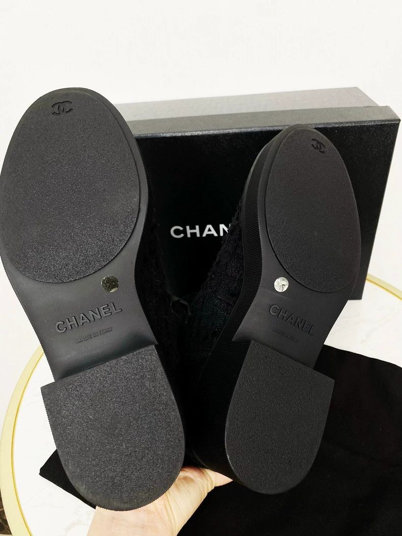 Chanel Chanel Pearl Knit Ankle Boots Size 38 Size US 8 / IT 38 - 7 Thumbnail
