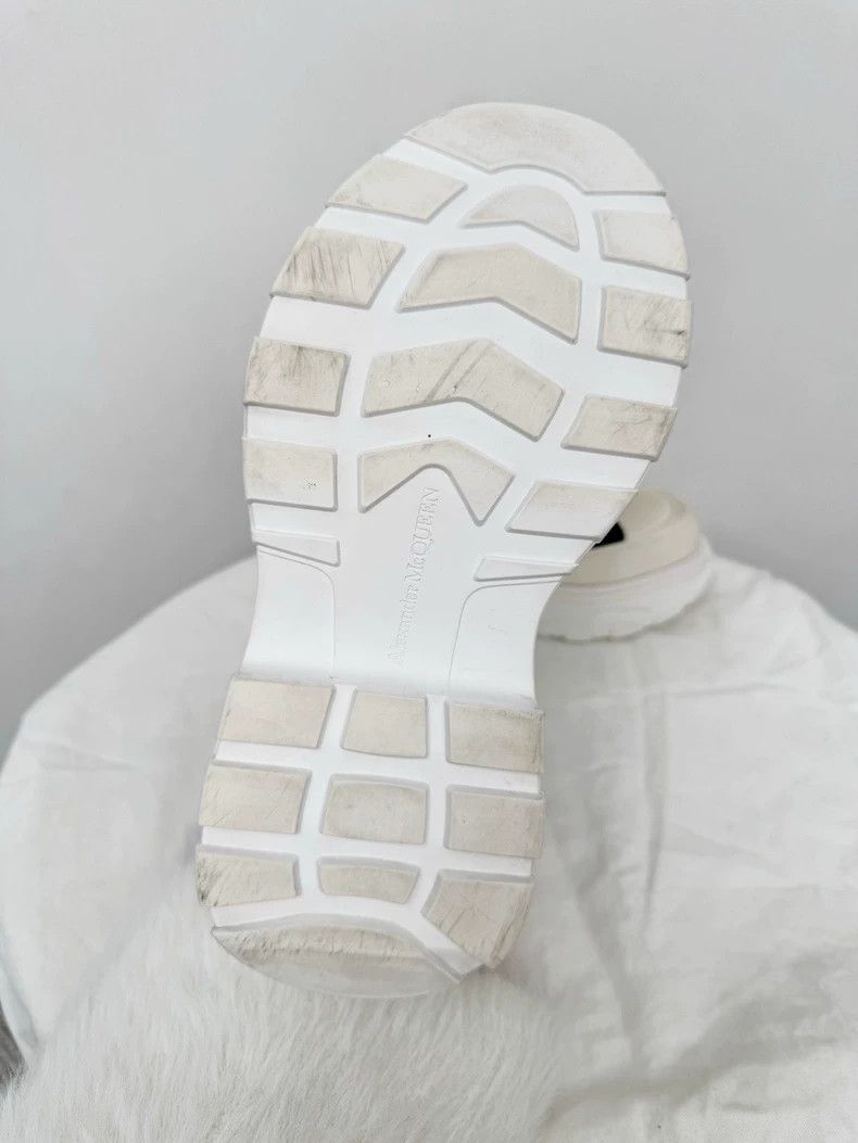 Alexander McQueen Alexander McQueen High-Top Sneakers Size 35.5 Size US 5 / IT 35 - 7 Thumbnail