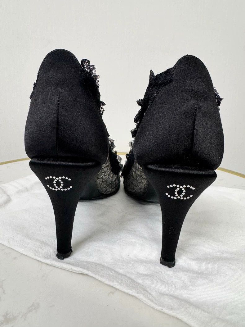 Chanel Chanel Lace High Heels in Size 34.5 Size US 4 / IT 34 - 5 Thumbnail