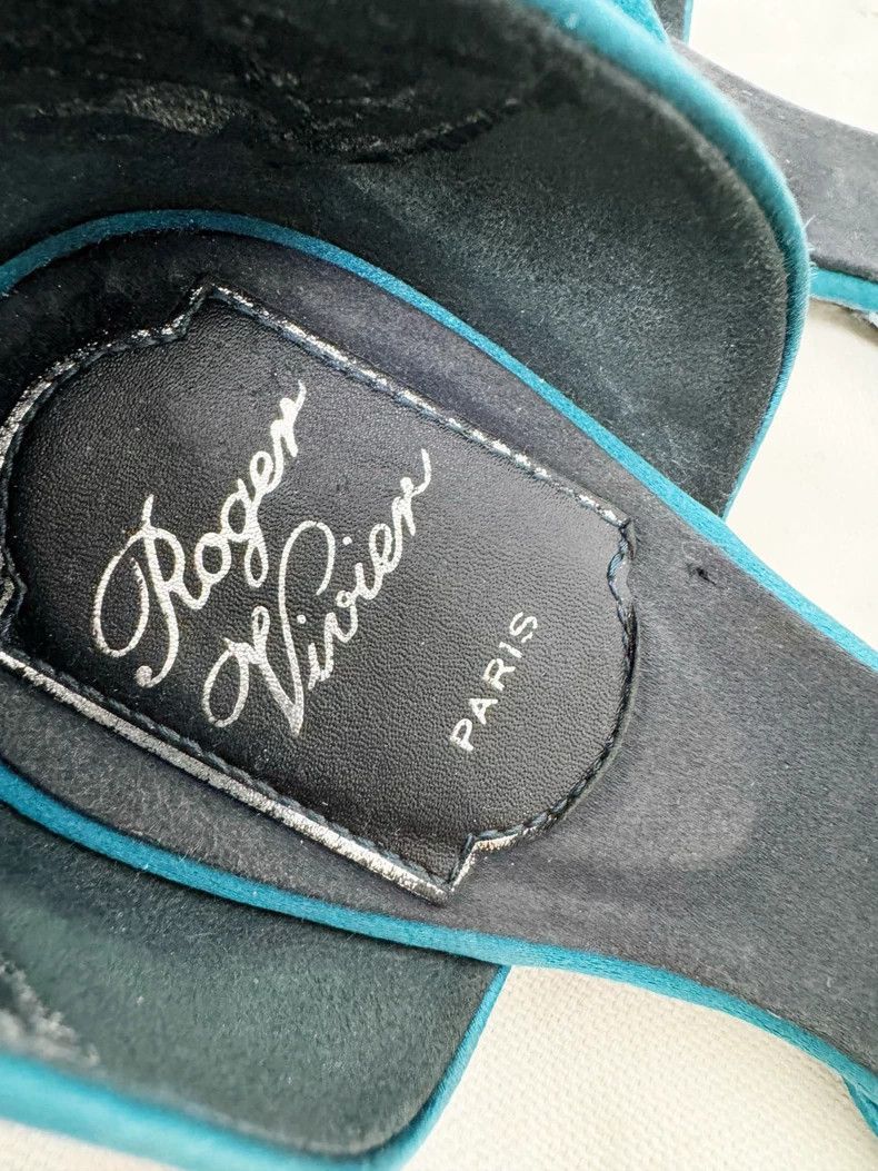 Roger Vivier Roger Vivier Blue Flats with Rose Detail Size US 7 / IT 37 - 3 Thumbnail