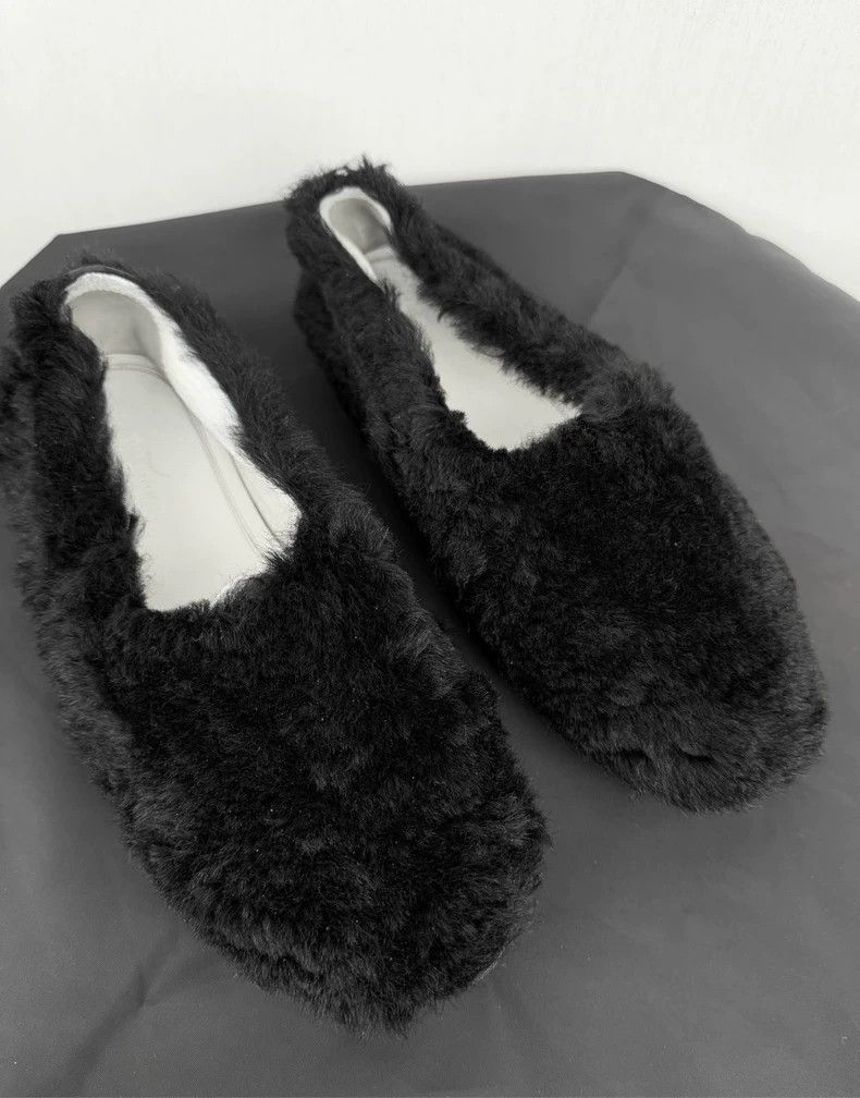 Celine Celine Fluffy Slip-On Shoes Size 35.5 Size US 6 / IT 36 - 2 Thumbnail