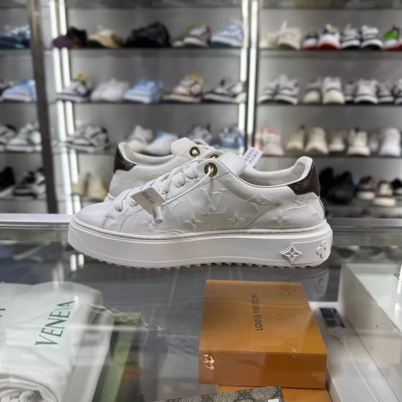 Louis Vuitton Louis Vuitton White Timr Out Sneakers Size US 6 / EU 39 - 5 Thumbnail