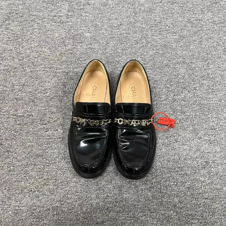 Chanel Chanel Logo Patent Loafers Size 37 Size US 7 / IT 37 - 3 Thumbnail