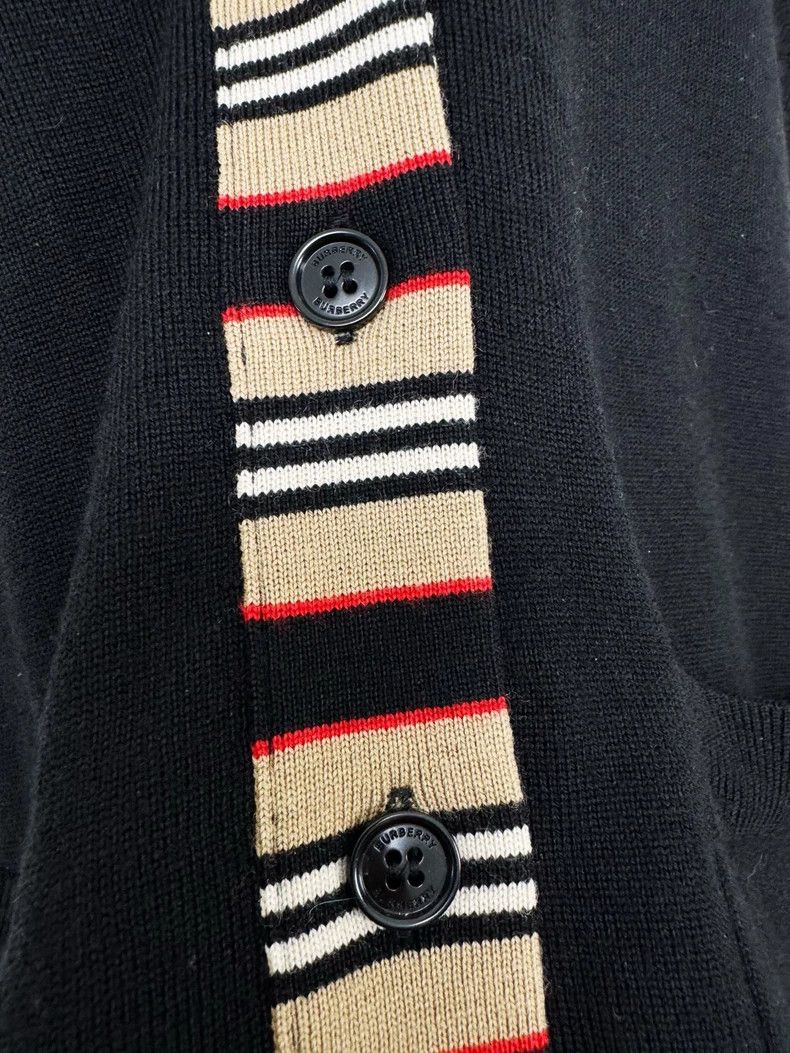 Burberry Burberry Cardigan with Striped Detailing Size M / US 6-8 / IT 42-44 - 3 Thumbnail