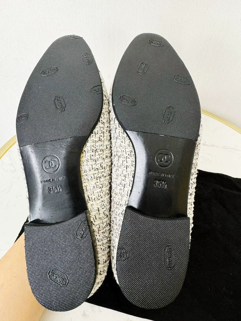 Chanel Chanel Single Shoes with Gold Accents Size US 6 / IT 36 - 6 Thumbnail