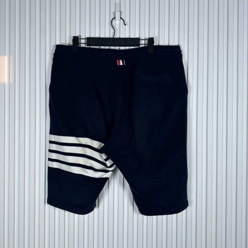 Thom Browne Thom Browne Navy Classic Stripe Shorts Size 3 Size US 26 / EU 42 - 2 Thumbnail