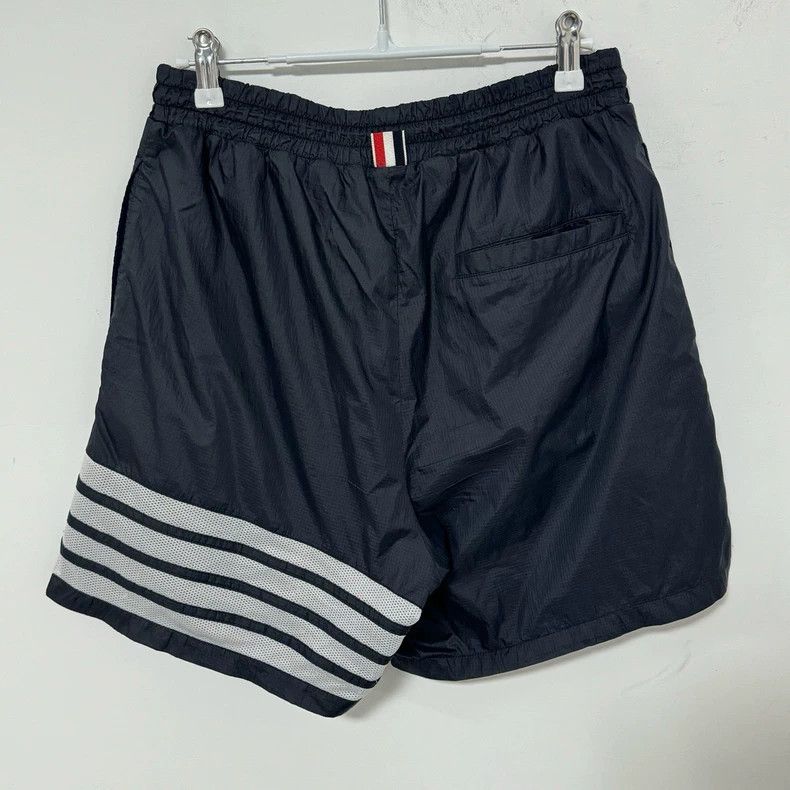 Thom Browne Thom Browne Waterproof Fabric Shorts Size US 26 / EU 42 - 2 Thumbnail