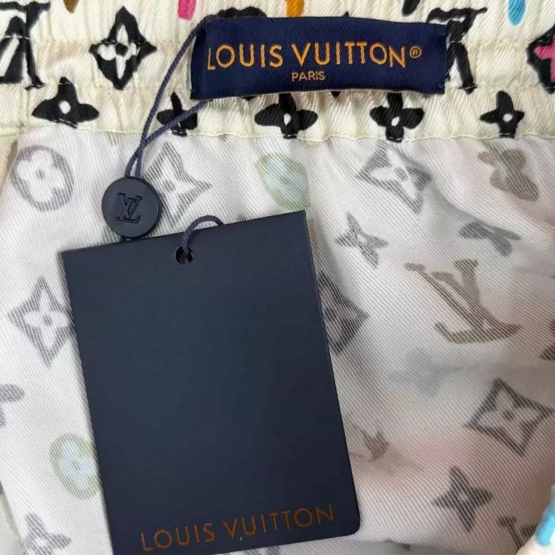 Louis Vuitton Louis Vuitton Tyler Logo Print Shorts-yf Size US 44 / EU 60 - 4 Thumbnail