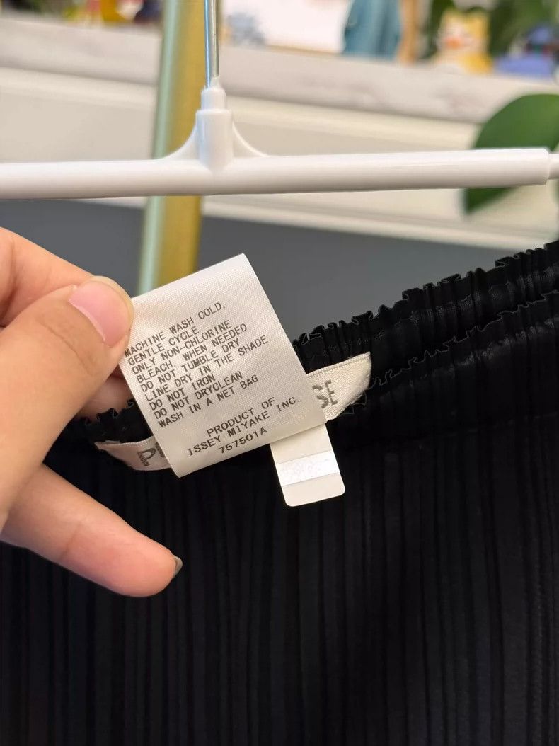 Issey Miyake Issey Miyake Classic Black Cropped Pants-yf Size US 26 / EU 42 - 5 Thumbnail