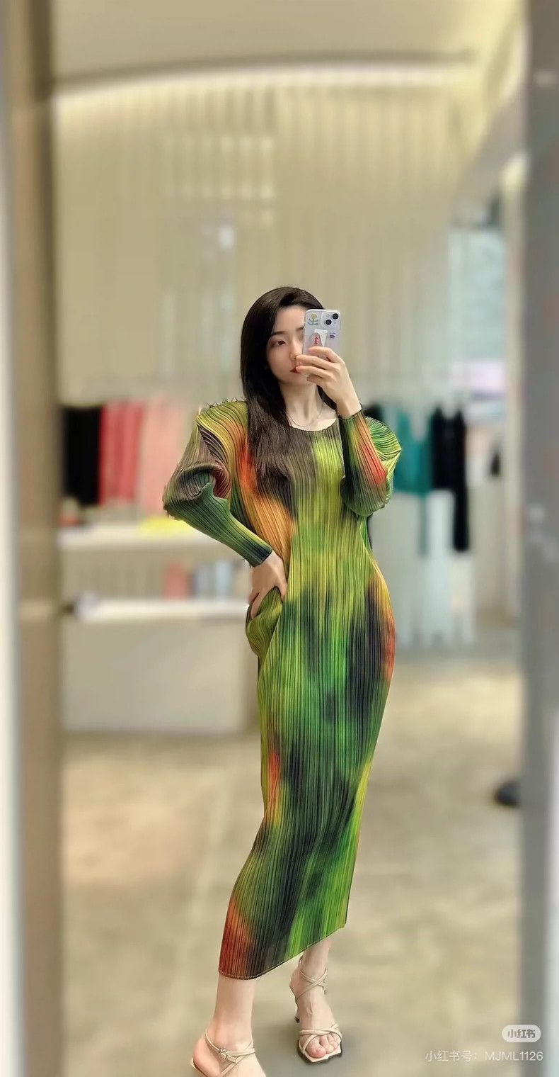 Issey Miyake Issey Miyake Pleated Green Dress Size 3-yf Size US 26 / EU 42 - 8 Thumbnail