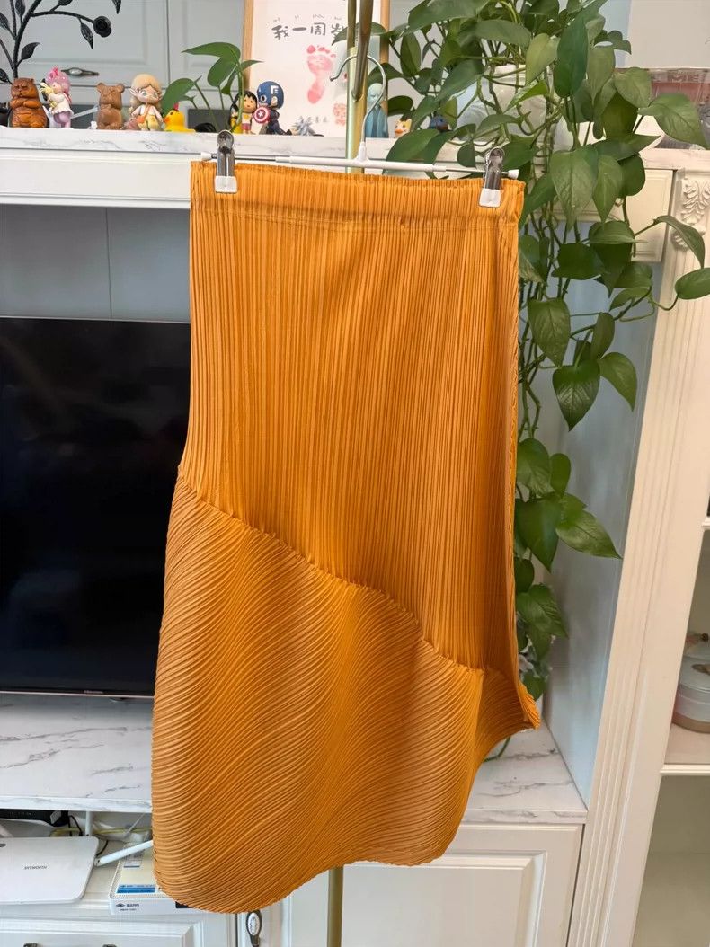 Issey Miyake Miyake Issey Pleated Skirt in Yellow-yf Size 38" / US 16 / IT 52 - 4 Thumbnail
