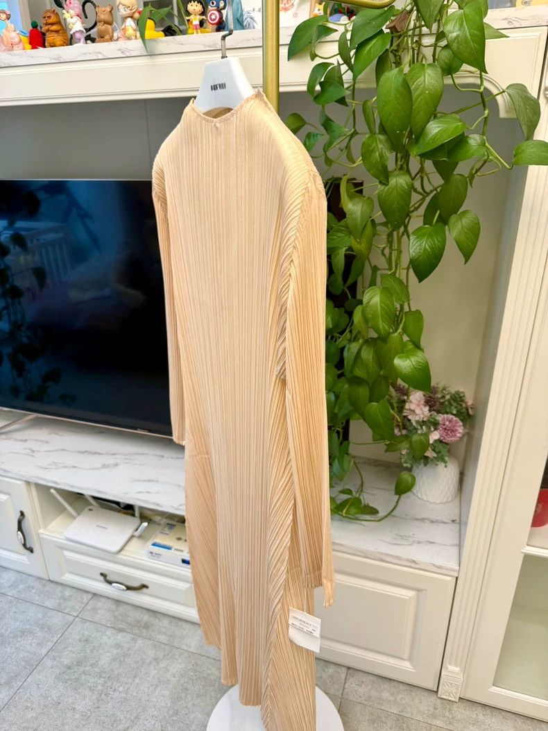 Issey Miyake Beige Dress with Pleated Design-yf Size 22" - 4 Thumbnail