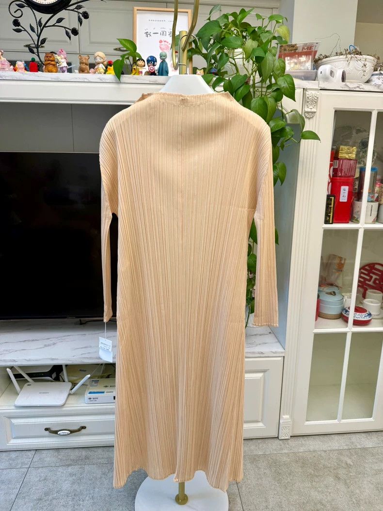 Issey Miyake Beige Dress with Pleated Design-yf Size 22" - 9 Thumbnail