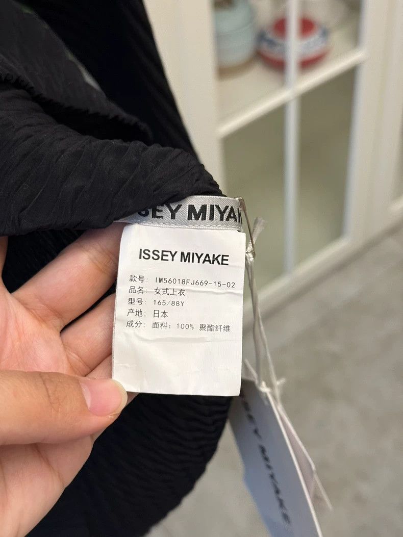 Issey Miyake Issey Miyake Black Fish Scale Top-yf Size US M / EU 48-50 / 2 - 3 Thumbnail