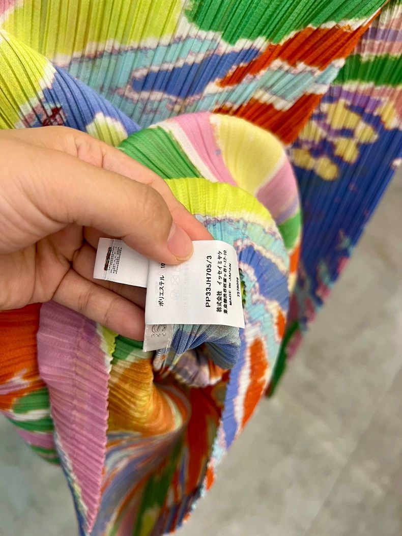 Issey Miyake Colorful Pleated Dress with Floral Design-yf Size 22" - 3 Thumbnail