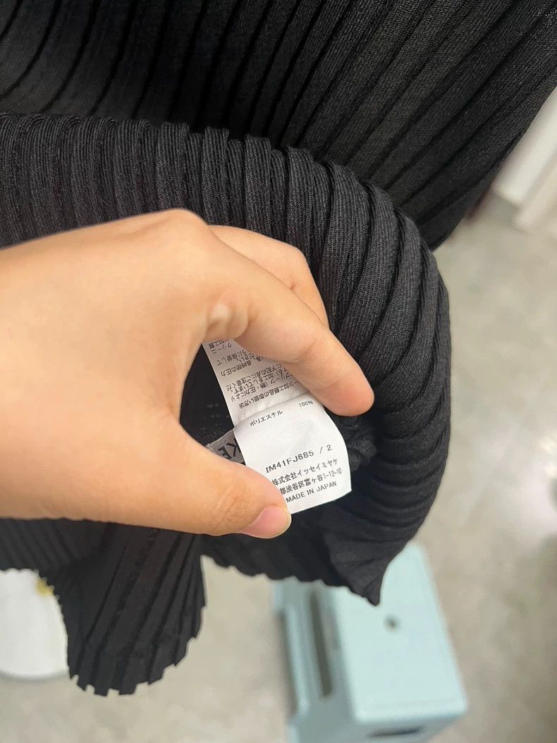 Issey Miyake Issey Miyake Black Pleated Top-yf Size ONE SIZE - 4 Thumbnail