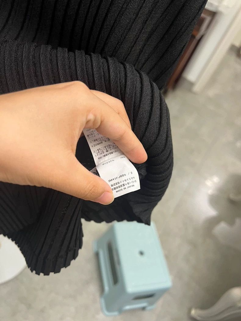 Issey Miyake Issey Miyake Black Pleated Top-yf Size ONE SIZE - 5 Thumbnail