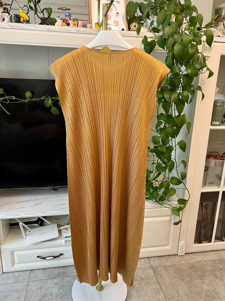 Issey Miyake Issey Miyake Pleated Dress in Golden Color-yf Size 22" - 5 Thumbnail