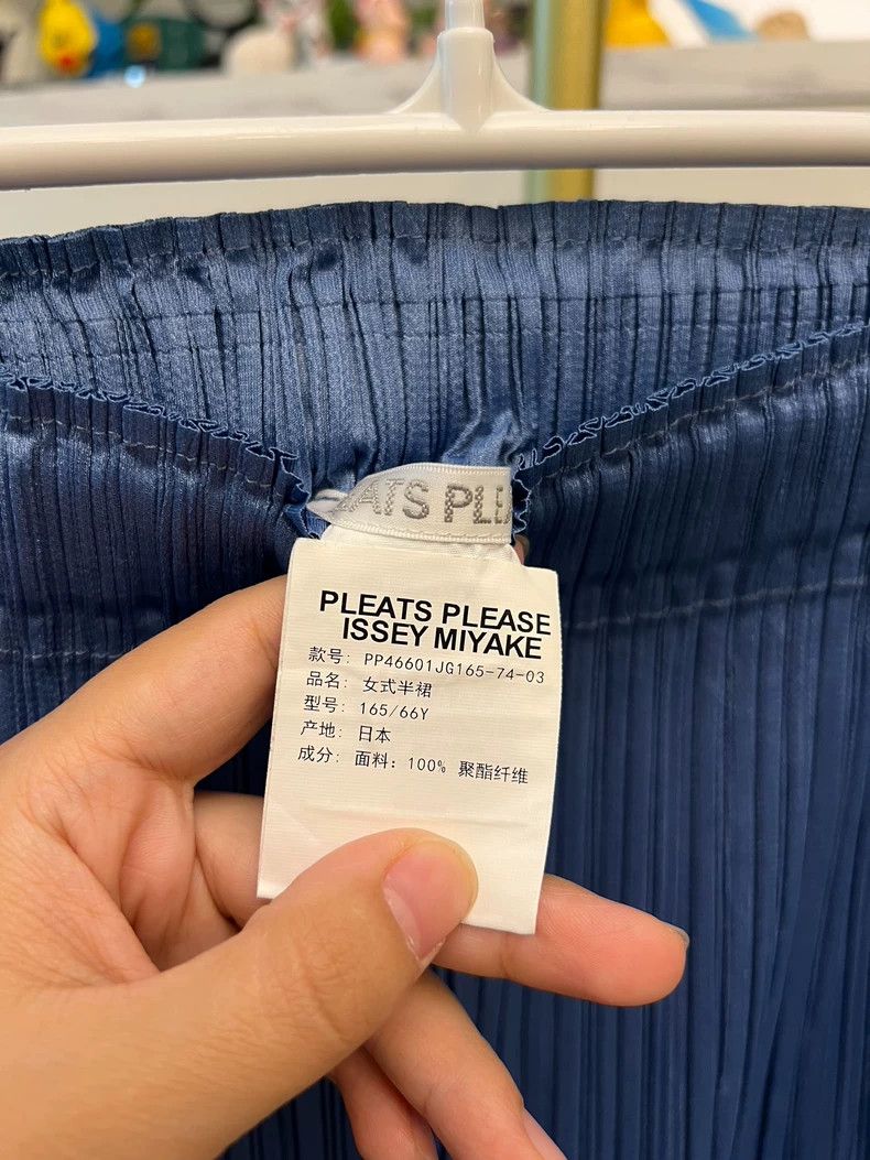 Issey Miyake Issey Miyake Pleated Skirt in Misty Blue-yf Size 22" - 4 Thumbnail