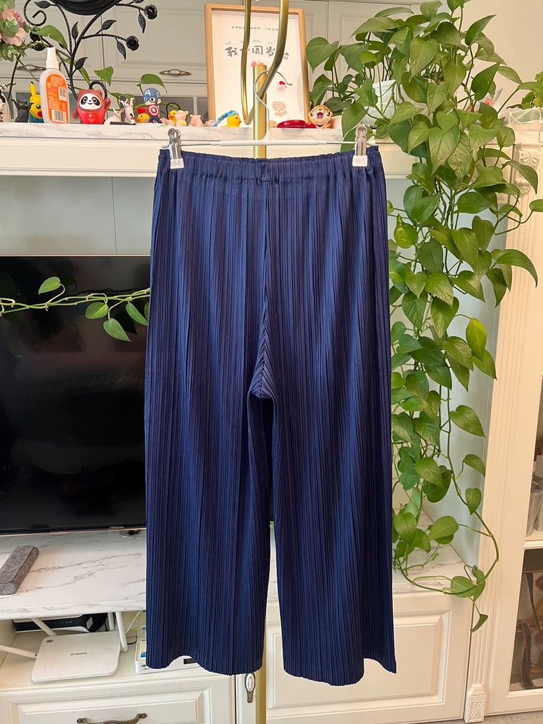Issey Miyake Issey Miyake Wide-leg Pants in Dark Blue-yf Size US 26 / EU 42 - 6 Thumbnail