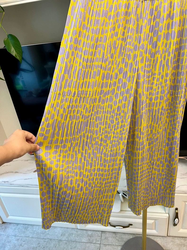Issey Miyake Pleated Pants with Leopard and Polka Dots-yf Size US 26 / EU 42 - 2 Thumbnail