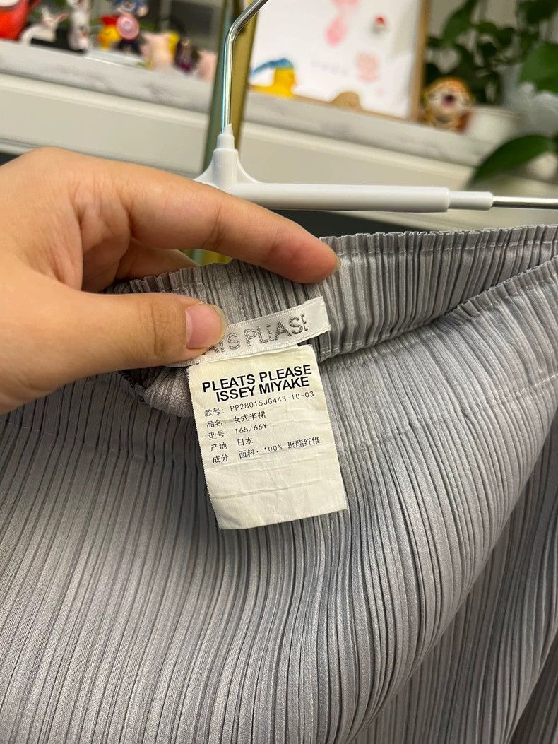 Issey Miyake Issey Miyake Pleated Mermaid Skirt in Gray-yf Size US 26 / EU 42 - 5 Thumbnail