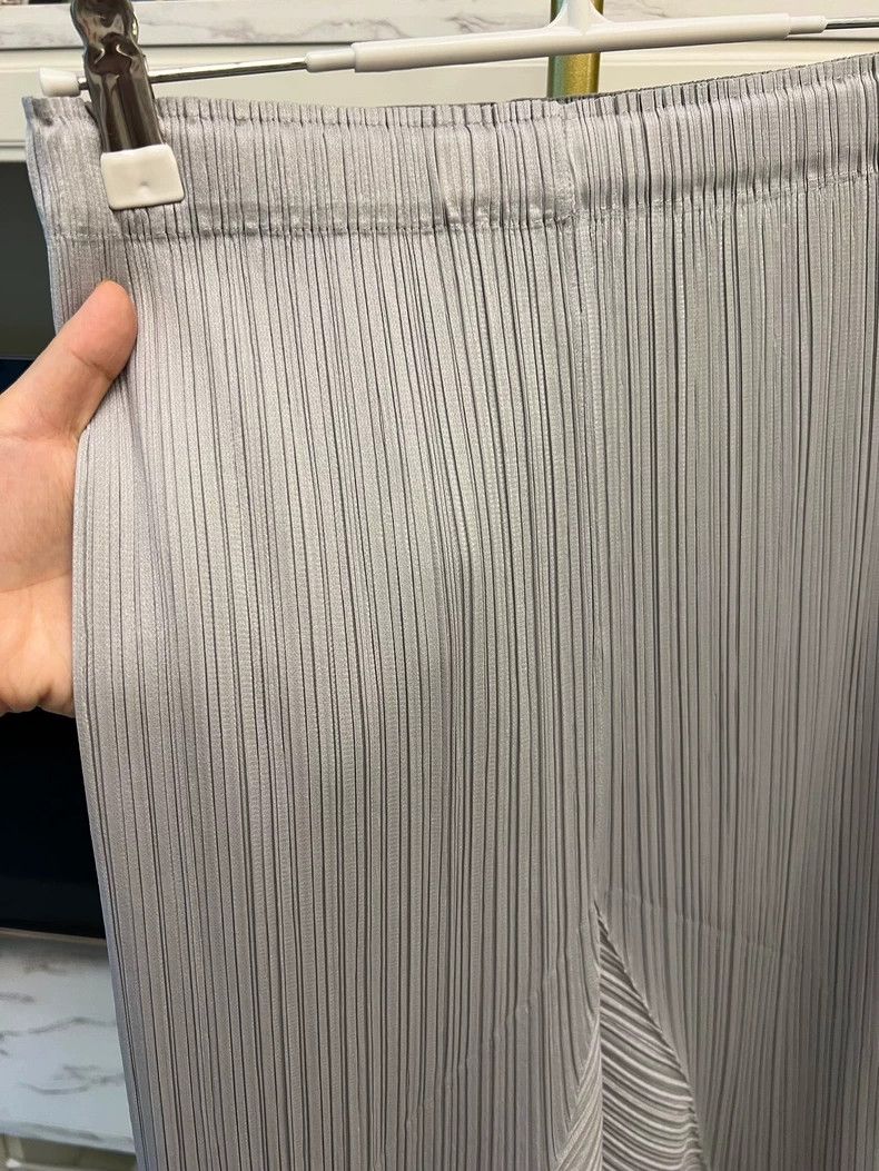 Issey Miyake Issey Miyake Pleated Mermaid Skirt in Gray-yf Size US 26 / EU 42 - 4 Thumbnail