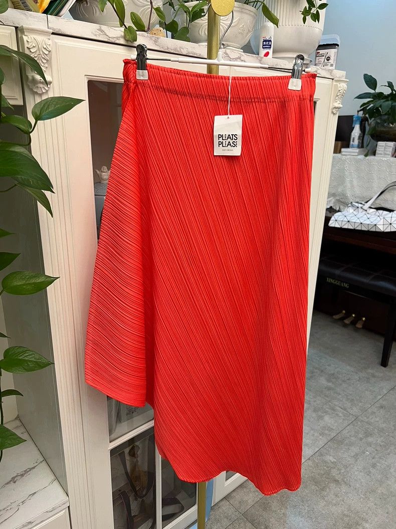 Issey Miyake Issey Miyake Pleated Asymmetrical Skirt-yf Size US 26 / EU 42 - 2 Thumbnail