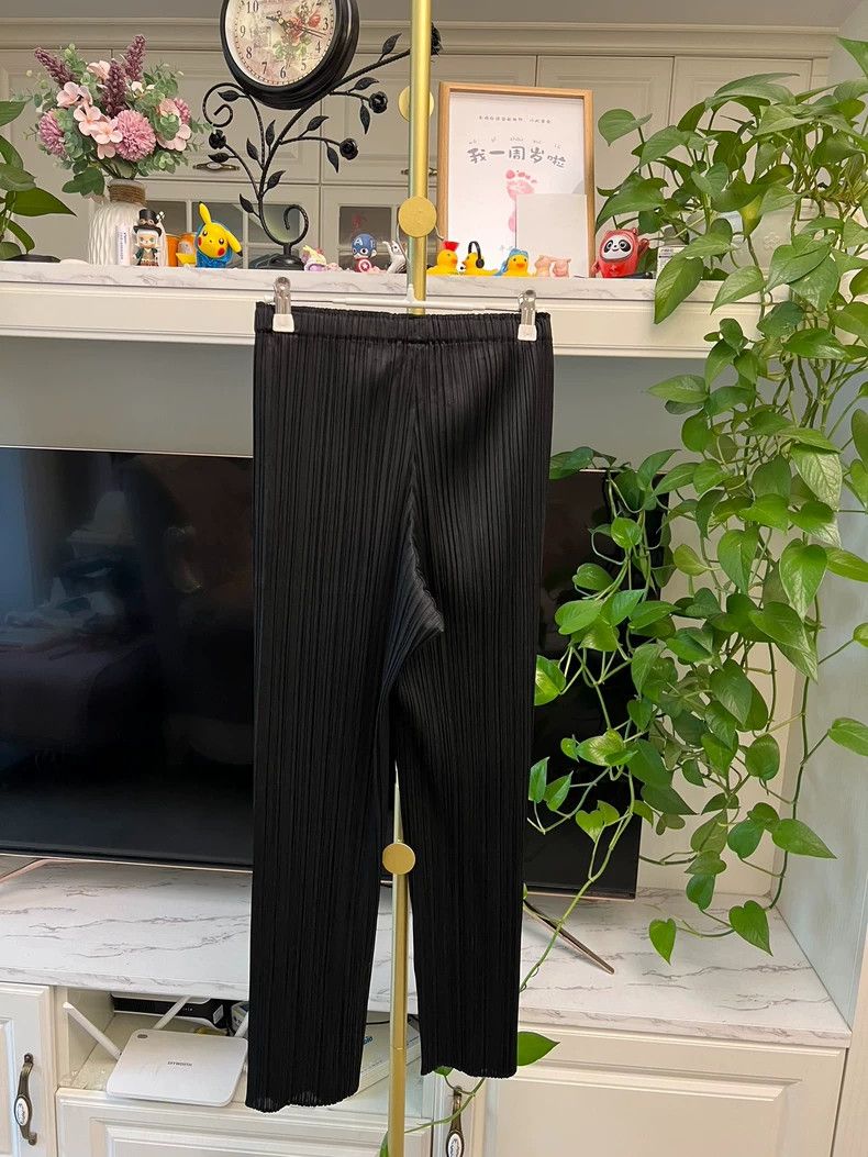 Issey Miyake Issey Miyake Black Pleated Pants Size 3-yf Size US 26 / EU 42 - 4 Thumbnail