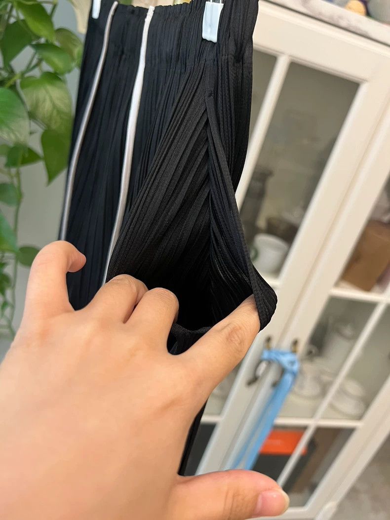 Issey Miyake Pleated Black Pants with Side Pockets-yf Size US 26 / EU 42 - 7 Thumbnail
